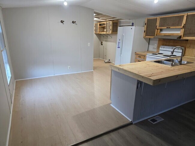 Building Photo - mobile home