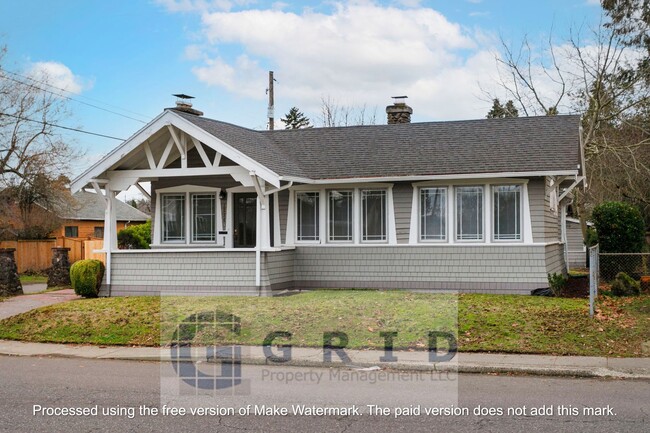 Building Photo - Charming 2 Bedroom Bungalow - Located in C...