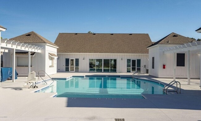 Building Photo - 3740 Sage Dr