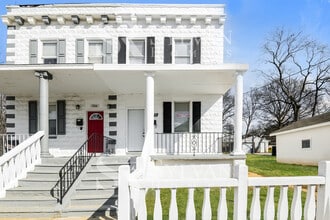 Building Photo - Charming 3BR 2 BA Ready for Move In