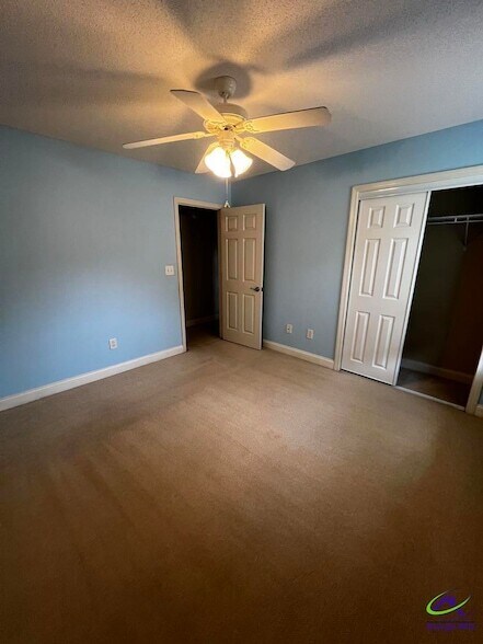 Building Photo - 306 Hummingbird Ln