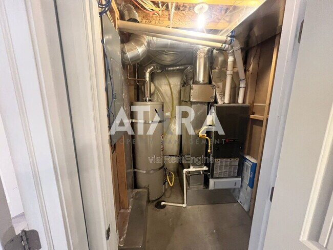 Building Photo - 258 Kestrel Dr