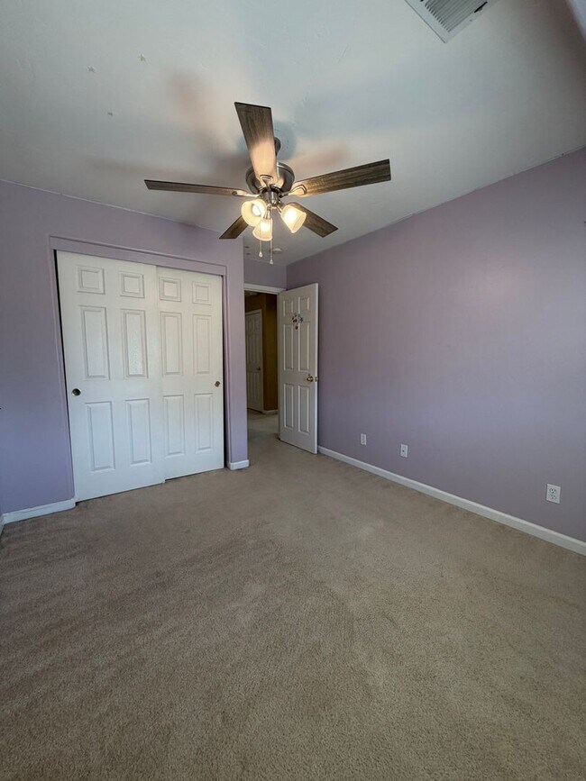 Building Photo - 6253 E Hampton Way