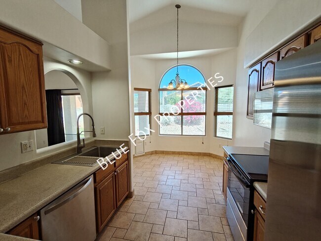 Building Photo - 5680 Shady Grove Dr
