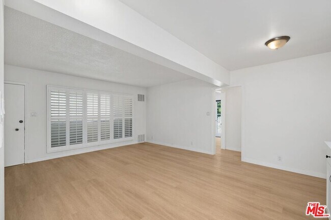 Building Photo - 2621 S Centinela Ave