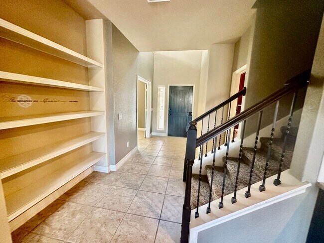 Building Photo - 1010 Bar Z Ranch