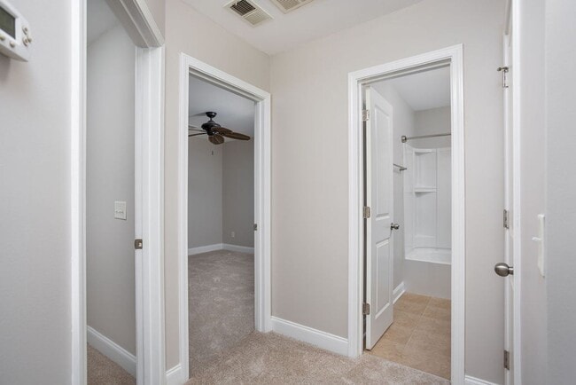 Building Photo - Three Bedroom Townhouse in Carolina Bay