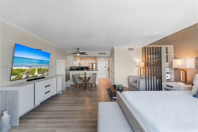 Building Photo - 2501 S Ocean Dr
