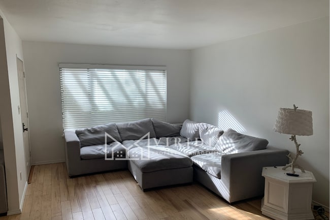 Building Photo - 1001 Mohawk St