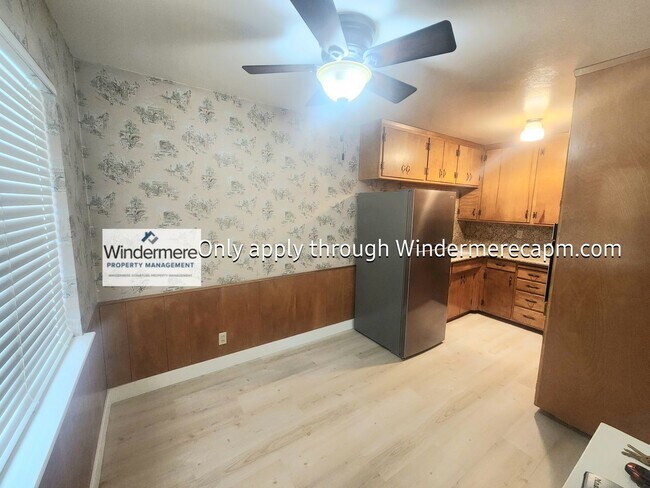 Building Photo - 4421de