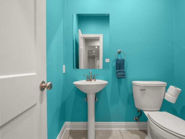 Building Photo - 102 Hidden Trails