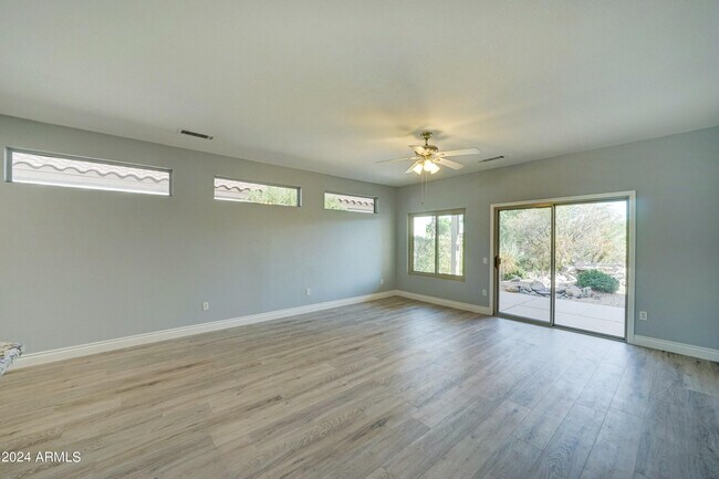 Building Photo - 16457 W Rock Springs Ln