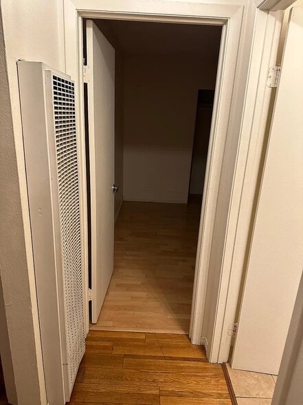 Building Photo - 728 W 16th St