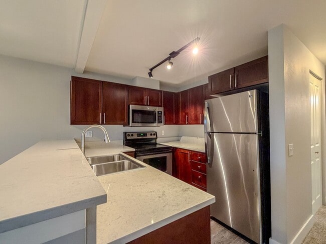 Building Photo - Gorgeous 2bd/2bth Lower Queen Anne Condo, $2,850/mo.