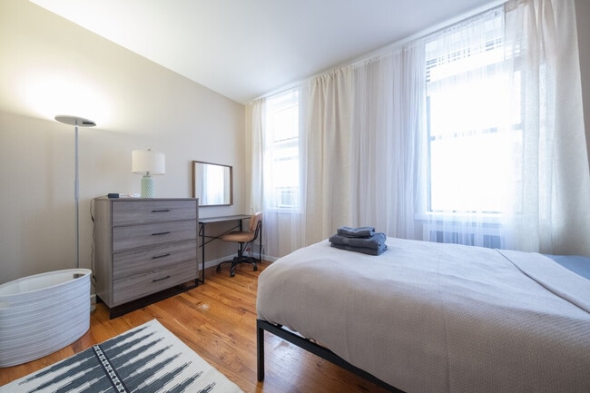 Building Photo - 125 La Salle St