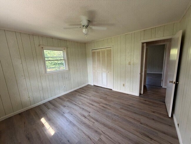 Building Photo - 3399 NC-16
