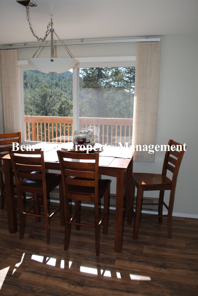 Building Photo - Cute home in Conifer!