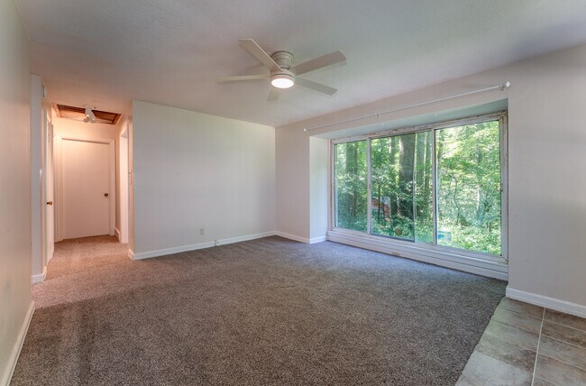 Building Photo - 503 Clement Rd
