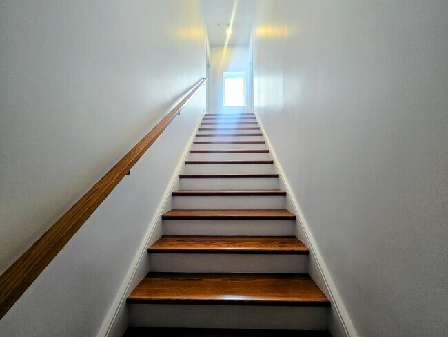 Building Photo - 1815 Main St