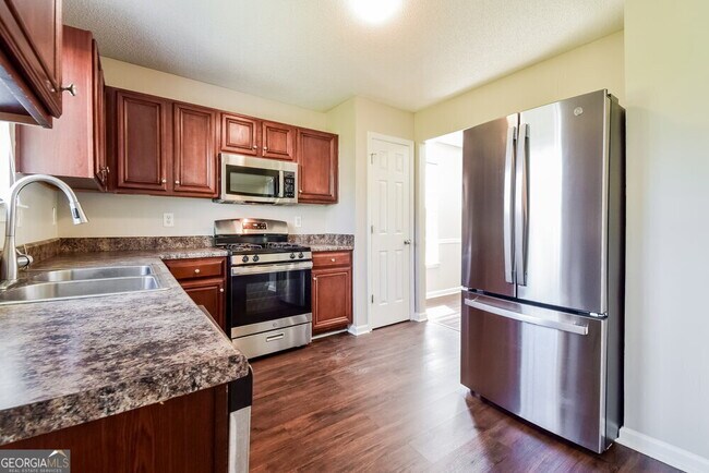 Building Photo - 3518 Rosebud Park Dr