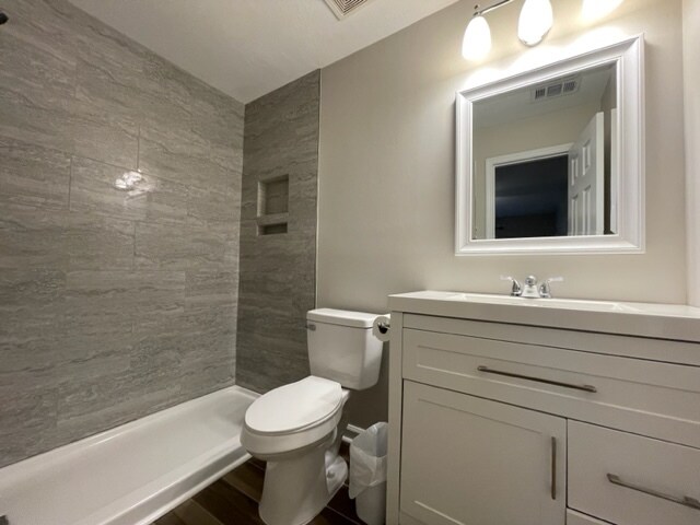 Building Photo - 4463 Belair Dr