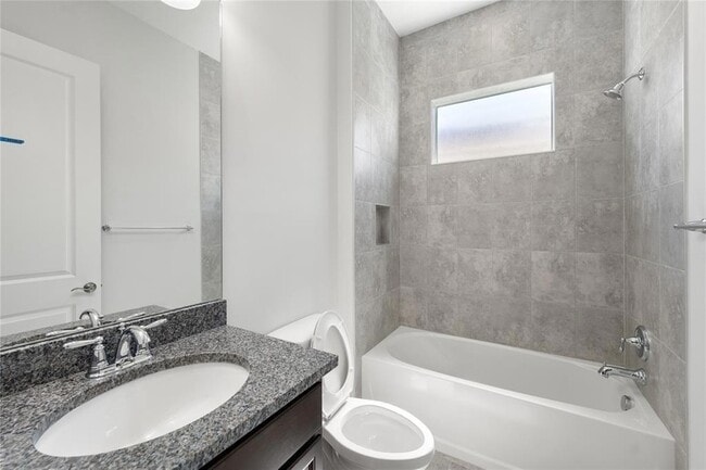 Building Photo - 15000 RedCove Pl