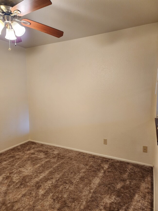 Building Photo - 3027 Monticello Ln