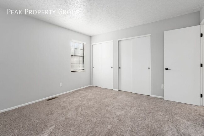 Building Photo - Available Now! Newly Renovated Townhomes L...