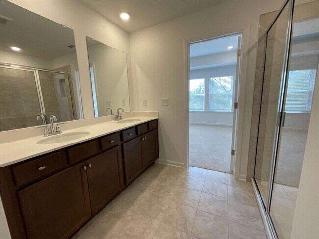 Building Photo - 5716 Schelton Pl