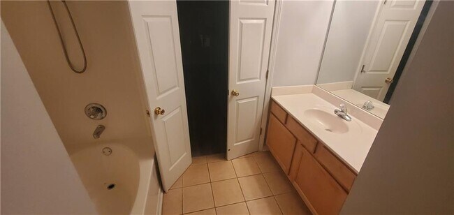 Building Photo - 2942 Greyhawk Ln