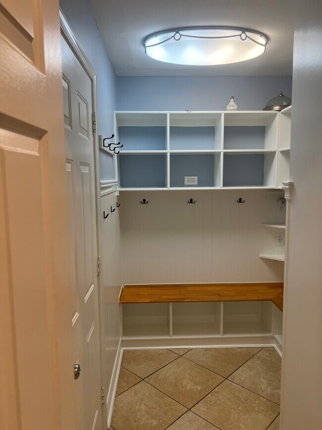Mud Room - 1554 Willow Pond Dr