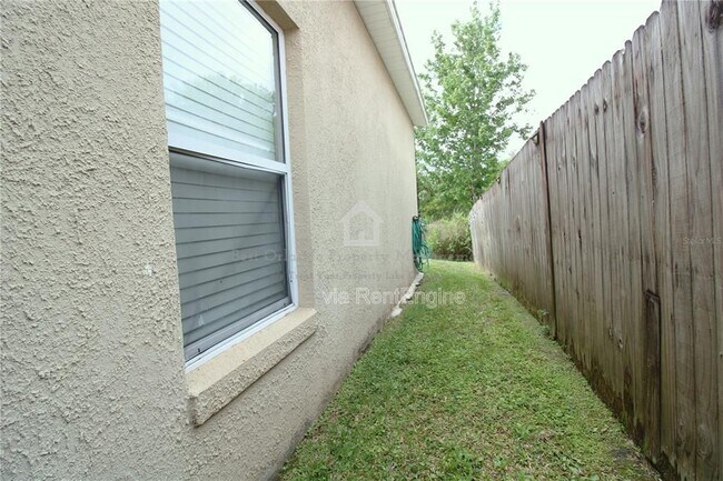 Building Photo - 464 Briar Bay Cir