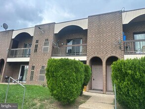 Building Photo - 2727 Rhawn St