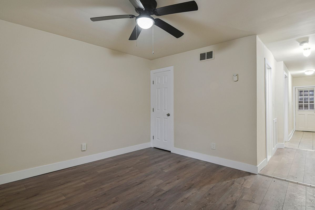 Building Photo - 3427 B St SE