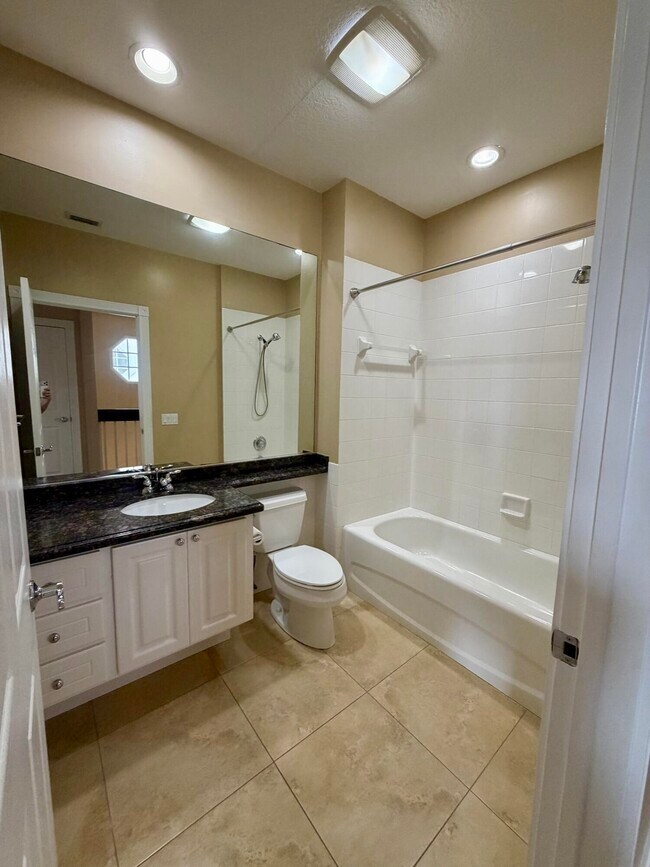 Building Photo - 1605 Jeaga Dr