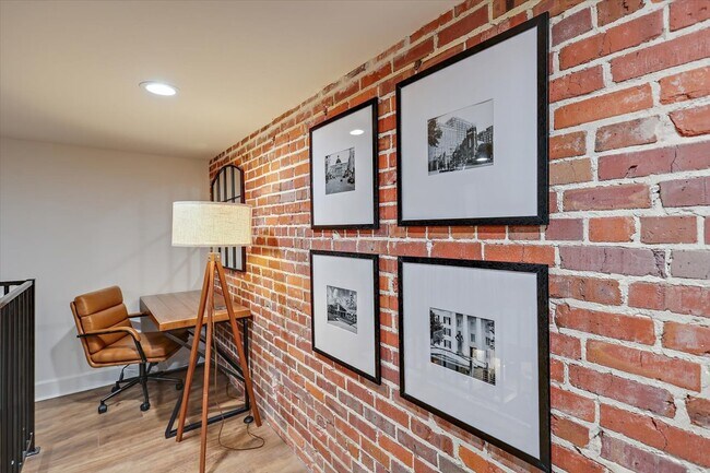 Building Photo - 116 S Roach St