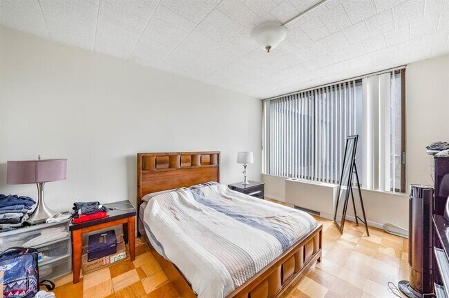 Building Photo - 9060 Palisade Ave