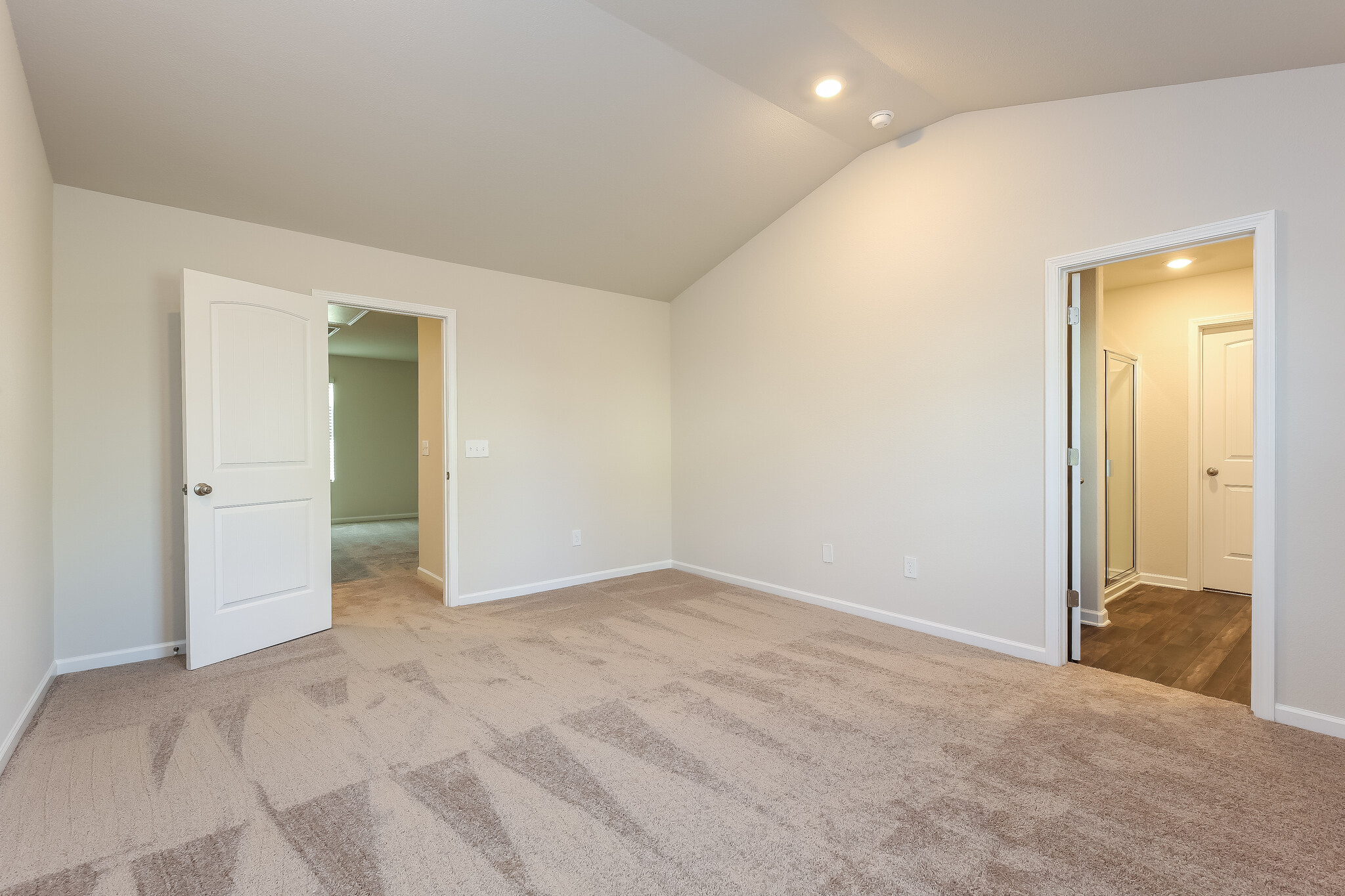 Building Photo - 2260 Southlea Dr