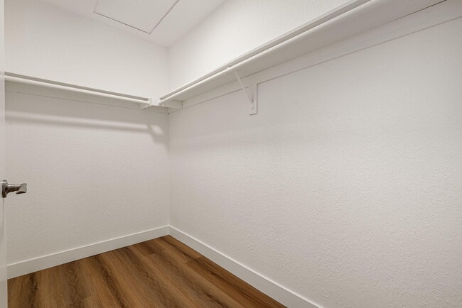 Building Photo - 78650 Ave 42