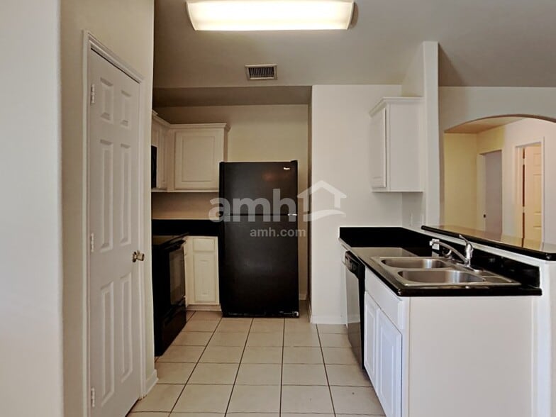 Building Photo - 28902 Llano River Loop