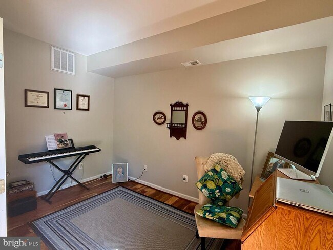 Building Photo - 14050 Cannondale Way