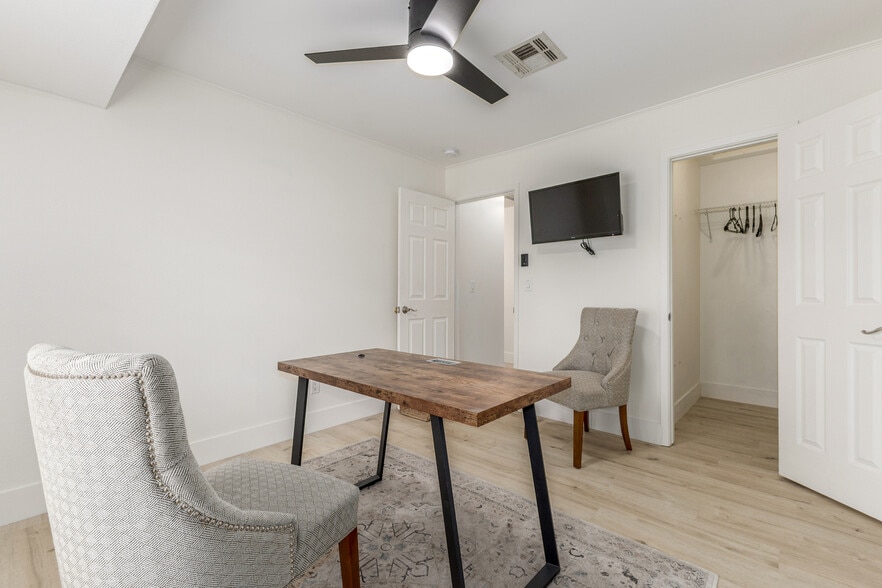 Building Photo - 15433 N 63rd St