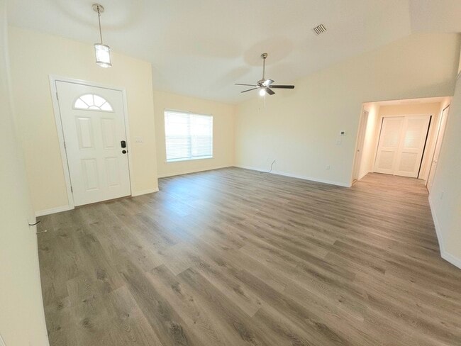 Building Photo - 15041 SE 93rd Ct