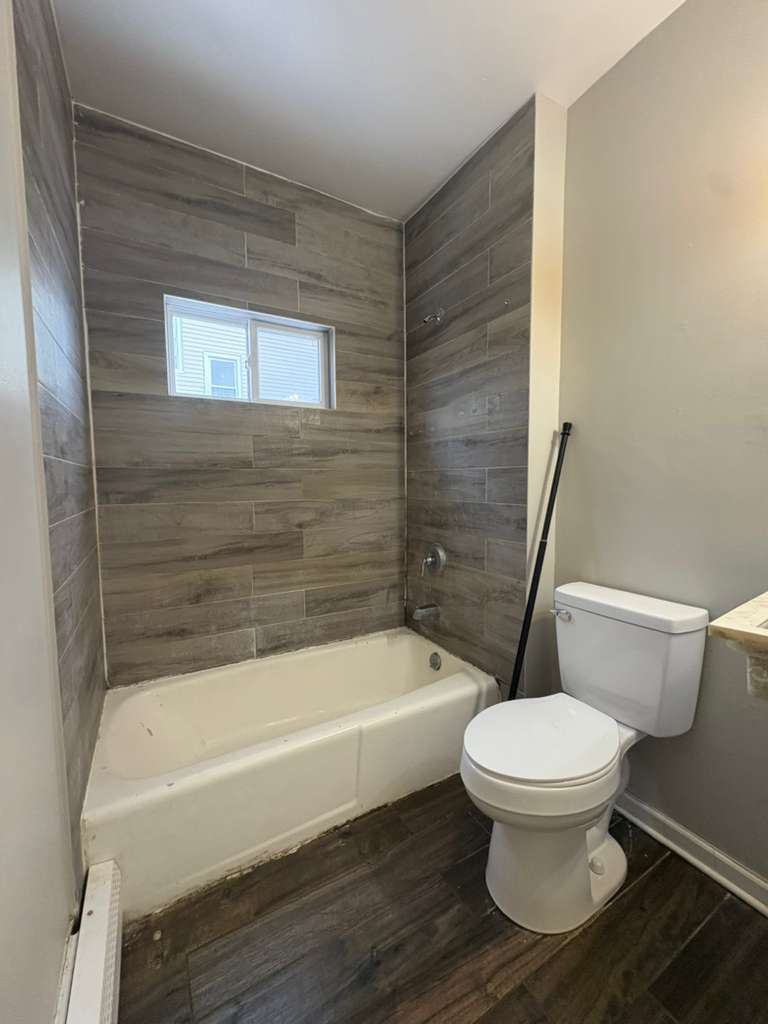 Building Photo - 253 W Ivy St