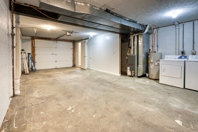Building Photo - 1339 Riddle Ave