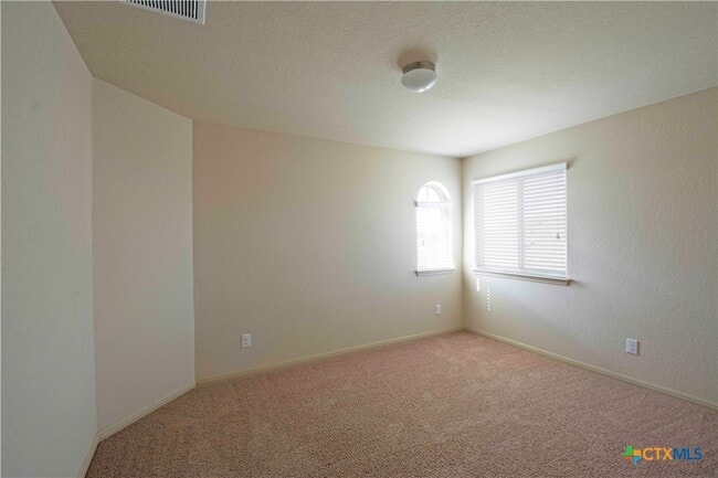 Building Photo - 864 Foxfire Dr