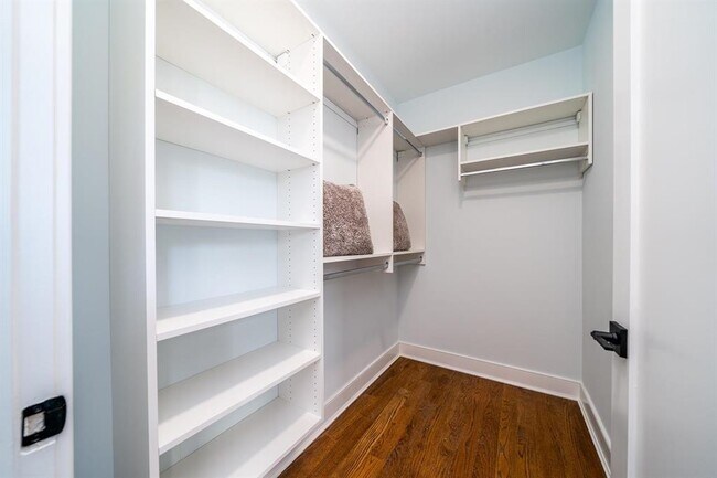 Building Photo - 3316 John F. Kennedy Blvd