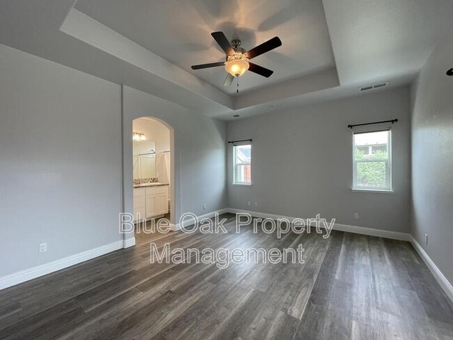 Building Photo - 3032 Biscayne Bay