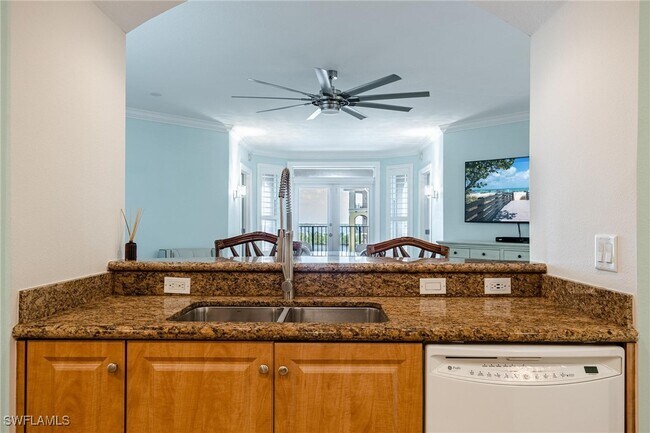 Building Photo - 2825 Palm Beach Blvd