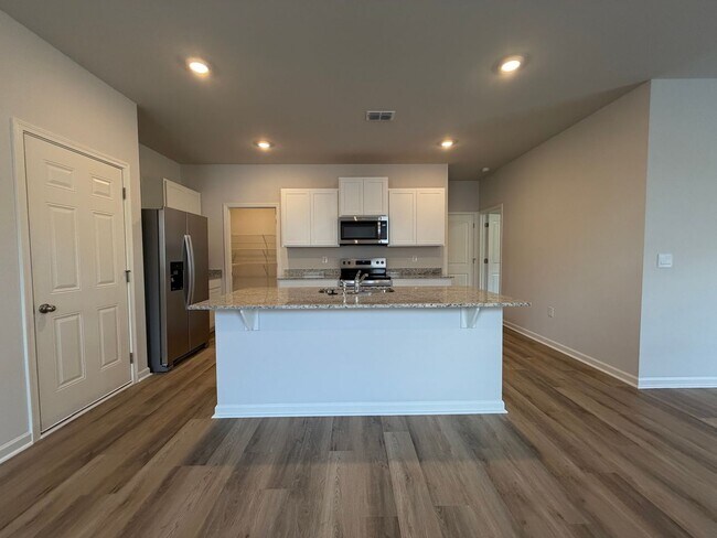 Building Photo - Brand New 5/3 House in Armuchee- $2,195